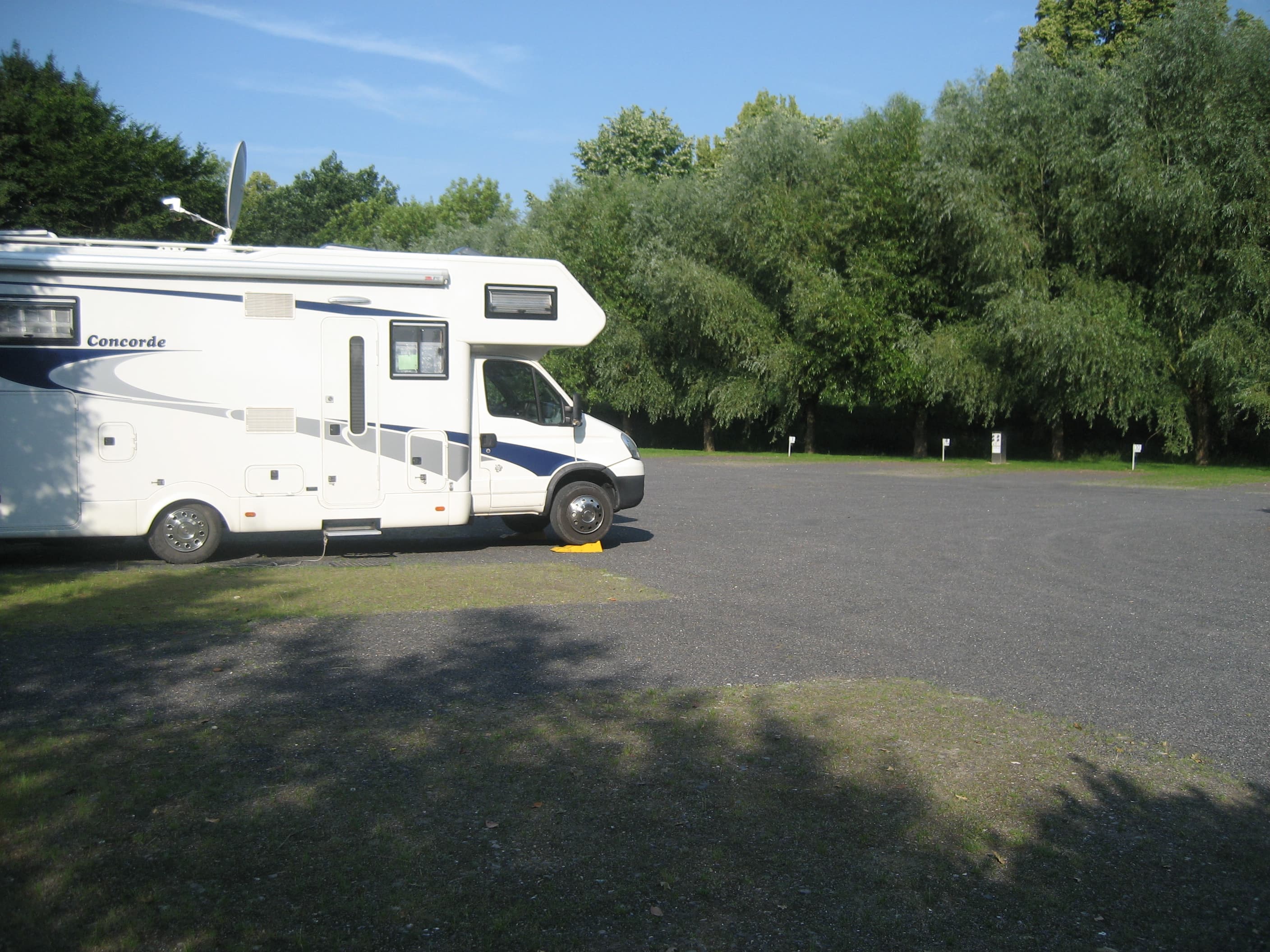 REISEMOBILSTELLPLATZ AN DER MOTTE