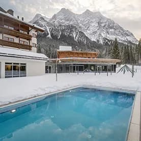 Berge Pool Gebäude Zugspitz Resort 